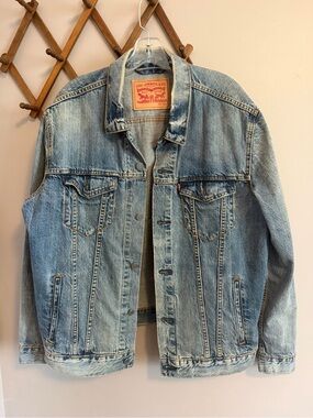 Levi Strauss & Co Light Wash Denim Trucker Jacket worn in XL